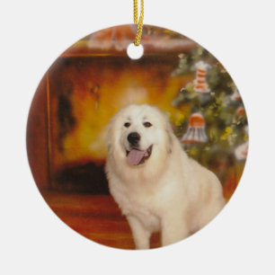 Underbara Pyrenees som väntar på Santa Julgransprydnad Keramik