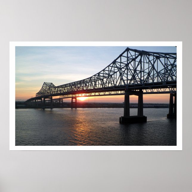 Underbarare New Orleans Bridge vid Sunset Poster (Framsidan)