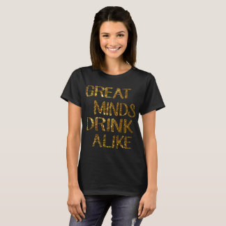 Underbaren varar besvärad den likadana drinken t-shirt