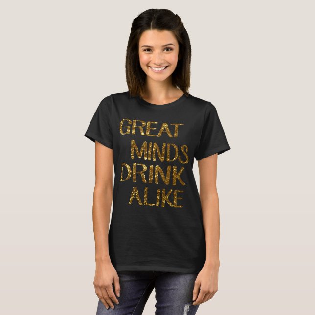 Underbaren varar besvärad den likadana drinken t-shirt (Hel framsida)