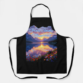 Underbart rökigt berg Solnedgång