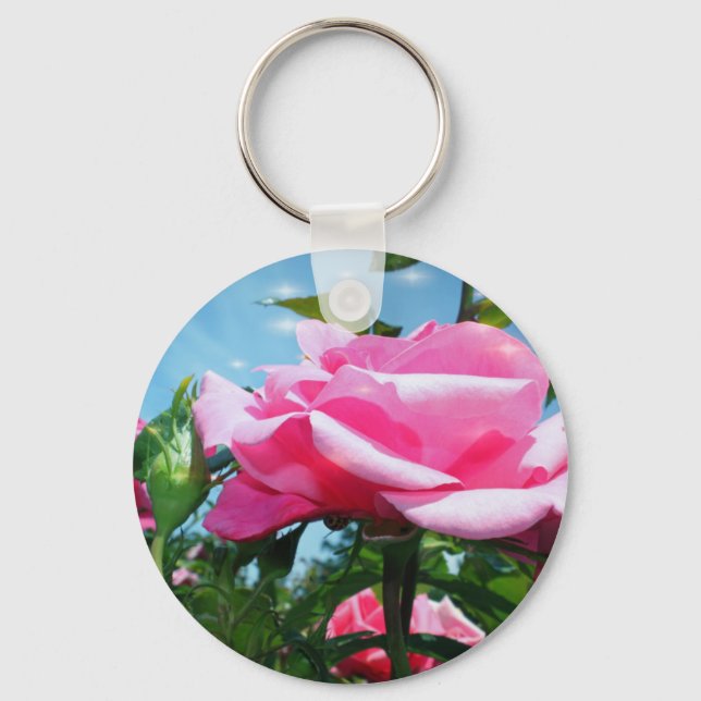 Underbart rosa ros i blå himmel. Floral-fotografi Nyckelring (Framsida)