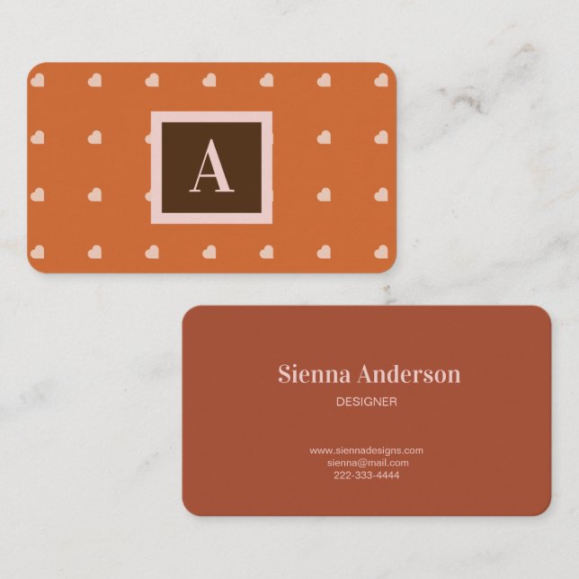Underbränd Orange Mini Hjärtar Bakgrund Monogram Visitkort (Fram/baksida)