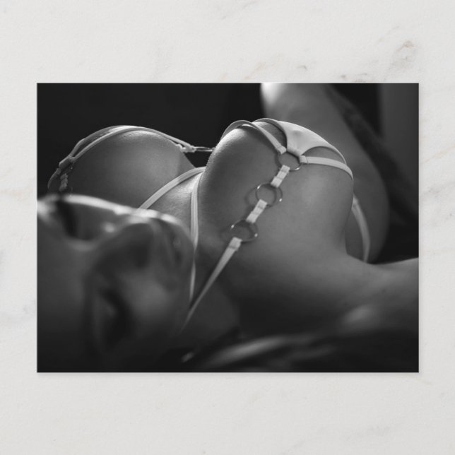 underklänningsmodell vykort (Framsida)