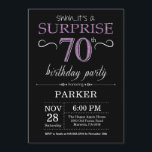 Underlig 70:e födelsedagsinbjudan Svart och Lila Inbjudningar<br><div class="desc">Underlig 70-dagars inbjudan med svart och Lila Glitter-bakgrund. Chalkboard. Vuxen Birthday. Manar eller Women Bday Inbjudan. Vilken ålder som helst. Om du vill göra ytterligare anpassningar klickar du på knappen "Anpassa" och användor verktyg som är utformat för att ändra mallen.</div>