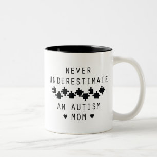Underskatta aldrig autism Mamma Två-Tonad Mugg