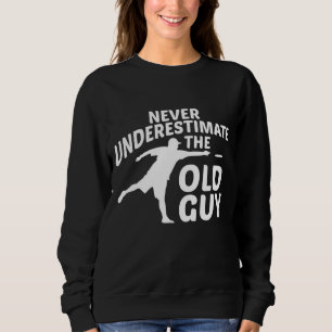 Underskatta aldrig den gamla Guy Funny Disk Golf D T Shirt