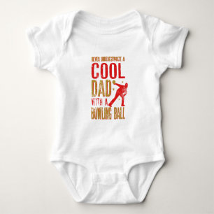 Underskatta aldrig en Coola Pappa med ett kullager T Shirt