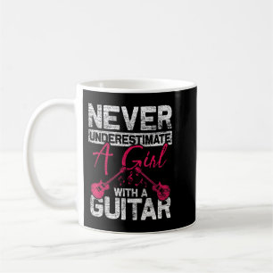 Underskatta aldrig en flicka med en gitarr om du h kaffemugg