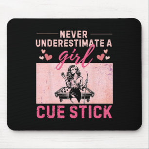 Underskatta aldrig en flicka med ett Cue Stick-kul Musmatta