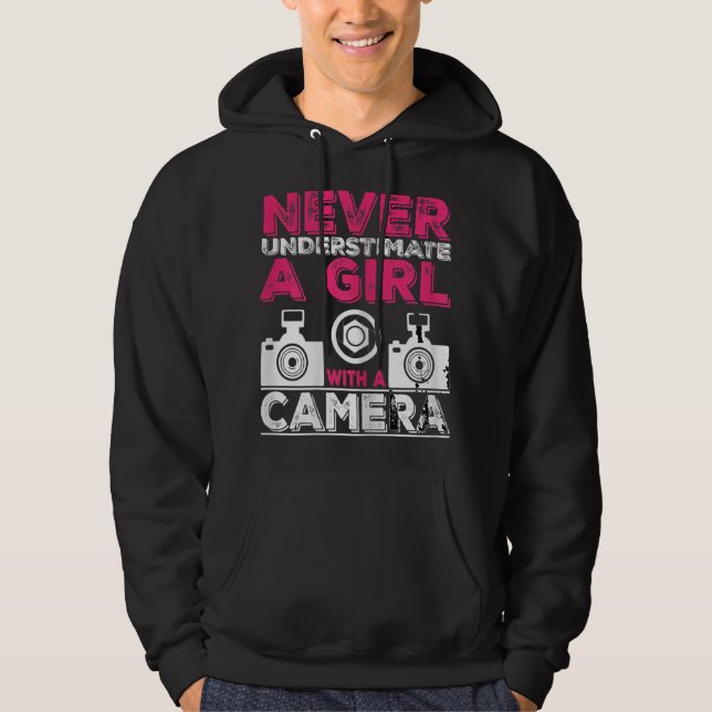 Underskatta aldrig en flicka med kamera - flicka P Hoodie (Framsida)