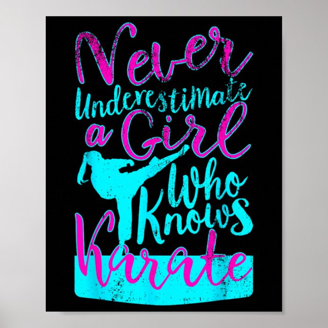 Underskatta aldrig en flicka som känner Karate Quo Poster (Framsidan)