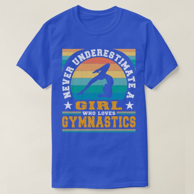 Underskatta aldrig en flicka som Kärlek Gymnastics T Shirt (Design framsida)