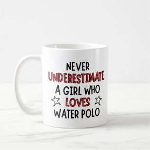Underskatta aldrig en flicka som kärlek vatten po kaffemugg