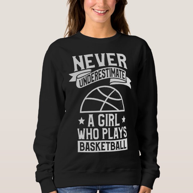 Underskatta aldrig en flicka som spelar basket 1 t shirt (Framsida)