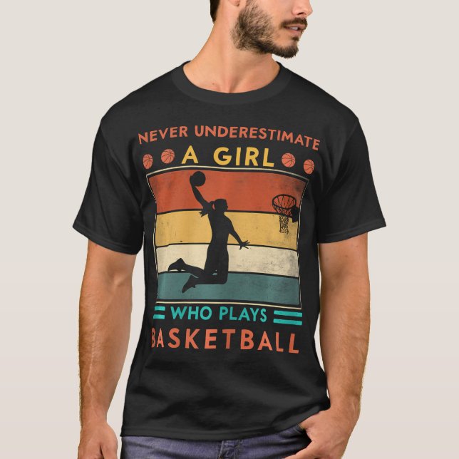 Underskatta aldrig en flicka som spelar basket Gi T Shirt (Framsida)
