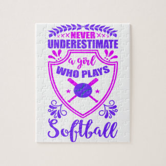 Underskatta aldrig en flicka som spelar softball pussel