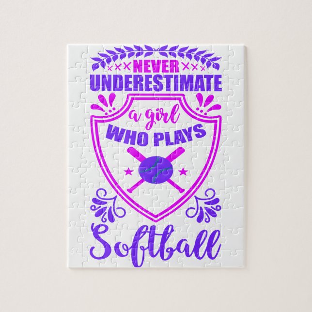Underskatta aldrig en flicka som spelar softball pussel (Vertikal)