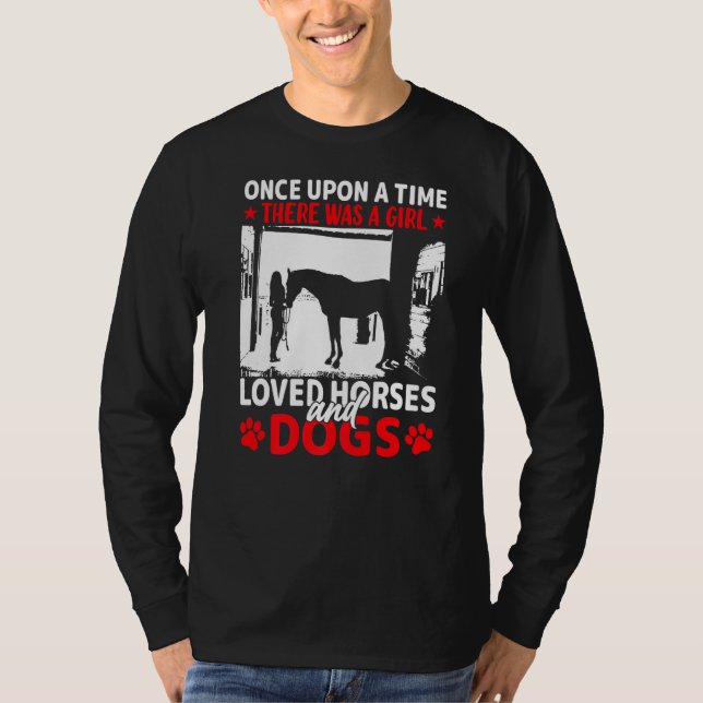 Underskatta aldrig en flickas Kärlek för hennes hä T Shirt (Framsida)