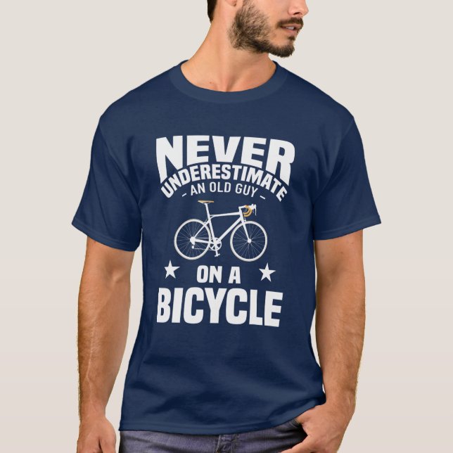 Underskatta aldrig en gammal Guy-funny MTB-cykel T Shirt (Framsida)