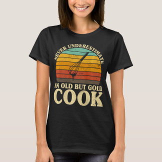 Underskatta aldrig en gammal Jacka i Cook Chef T Shirt