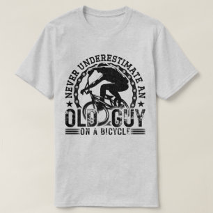 Underskatta aldrig en gammal kille som cyklar Älsk T Shirt