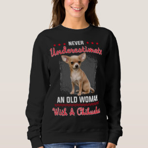 Underskatta aldrig en gammal kvinna med en Chihuah T Shirt