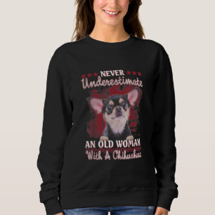 Underskatta aldrig en gammal kvinna med en Chihuah T Shirt
