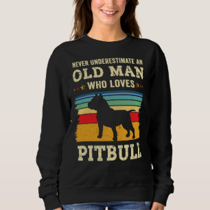 Underskatta aldrig en gammal man Kärlek Pitbull T Shirt