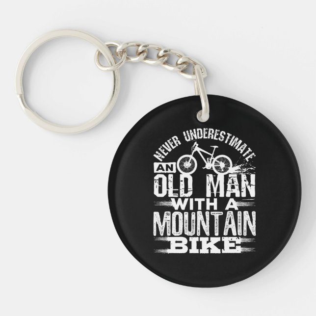 Underskatta aldrig en gammal man med bergsbike (Framsidan)