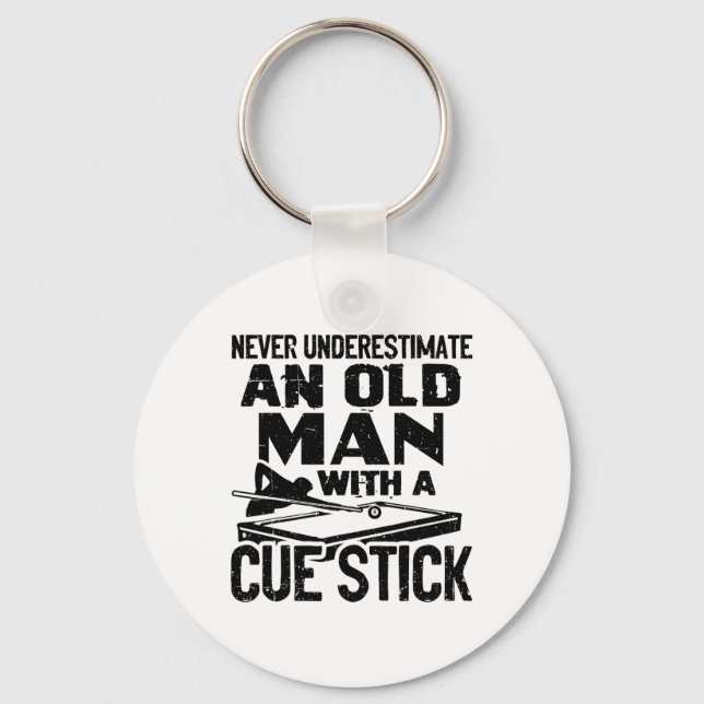 Underskatta aldrig en gammal man med en Cue Stick  Nyckelring (Framsida)