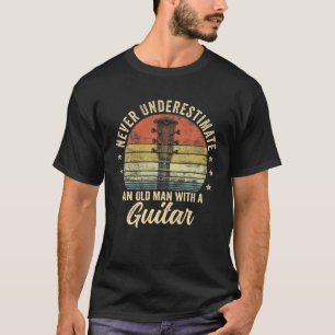 Underskatta aldrig en gammal man med en gitarr-lek t shirt