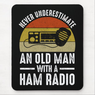 Underskatta aldrig en gammal man med en ham-radio musmatta