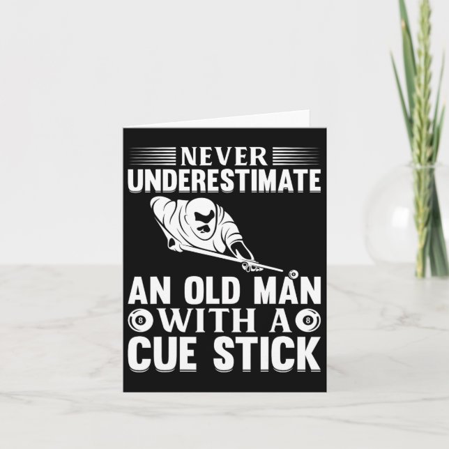 Underskatta aldrig en gammal man med ett Cue Stick Kort (Framsida)