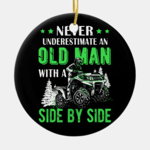 Underskatta aldrig en gammal man offroad utv ATV S Julgransprydnad Keramik