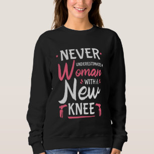 Underskatta aldrig en kvinnlig nykomling S T Shirt