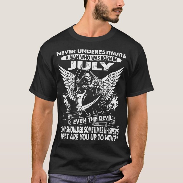 Underskatta aldrig en man som var den bördiga Juli T Shirt (Framsida)