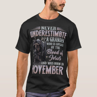 Underskatta aldrig en morfar som är född i Nove T Shirt
