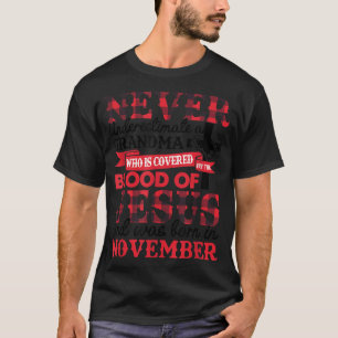 Underskatta aldrig en mormor från november måndag t shirt