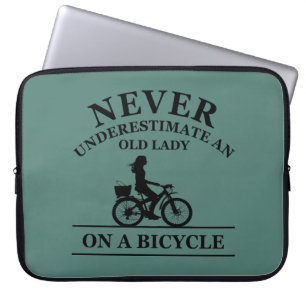 Underskatta aldrig ett gammalt dam på en cykel laptop fodral
