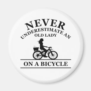 Underskatta aldrig ett gammalt dam på en cykel magnet