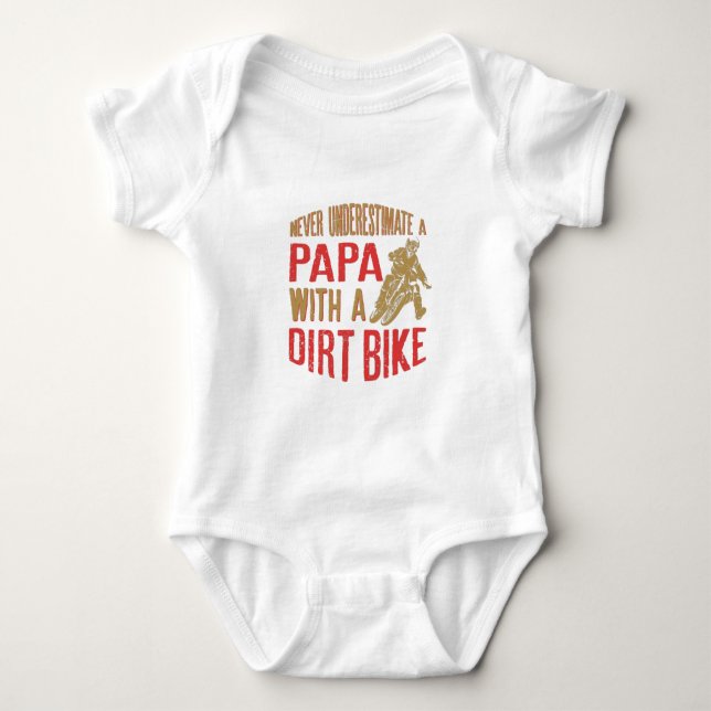 Underskatta aldrig ett Pappa med en smutt bike-fun T Shirt (Framsida)