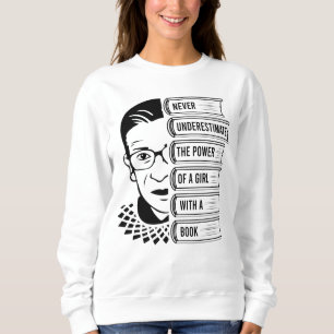 Underskatta aldrig flickans kraft med Bok T Shirt