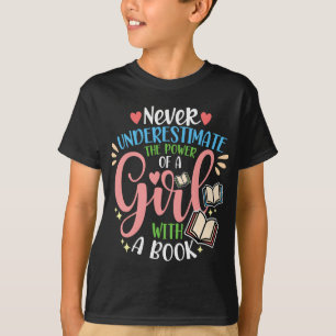 Underskatta aldrig kraften hos en flicka med en bo t shirt