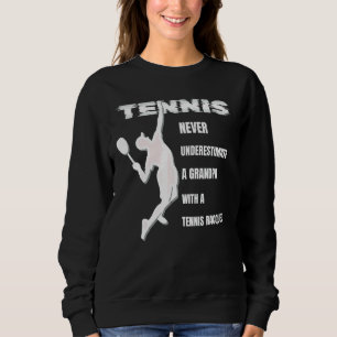 Underskatta aldrig morfar med tennis Racque T Shirt