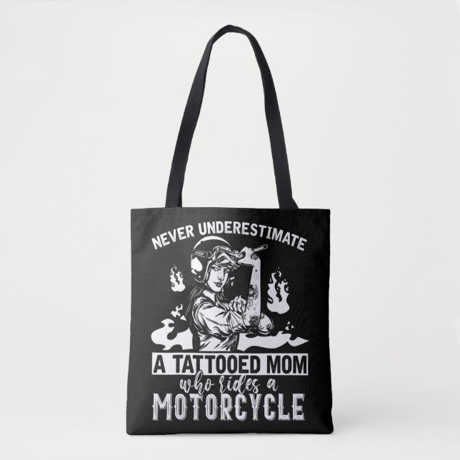 Underskatta aldrig motorcykelns motorcykel i Mamma Tygkasse (Framsida)