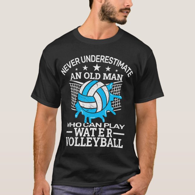 Underskatta aldrig vatten volleyball bassäng t shirt (Framsida)