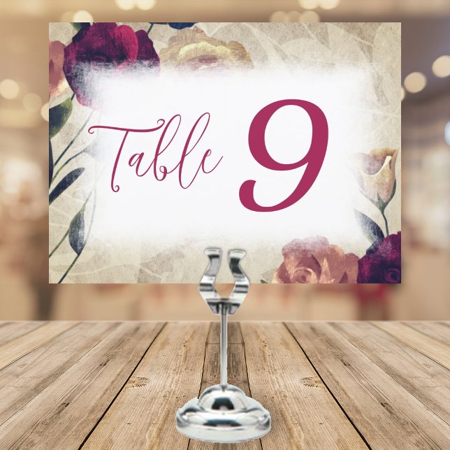 Undertecknande av Bordsnumret Burgundy & Beige Ro  Inbjudningar (wedding reception table number sign, burgundy calligraphy script, red, beige, teal roses)