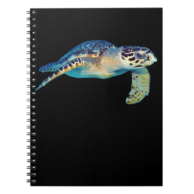 Undervattensfoto av Friendly Sea Turtle Swimming U Anteckningsbok (Framsidan)
