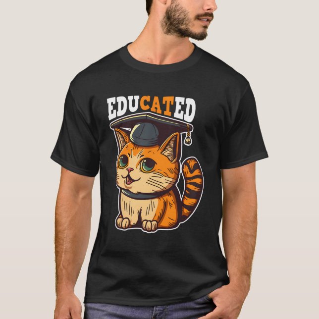 Undervisad katt i Studentmössa Studenten Decorati T Shirt (Framsida)